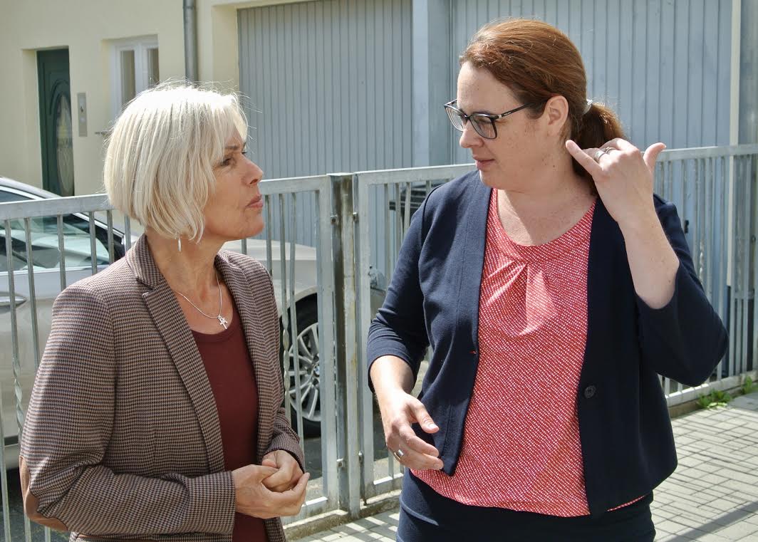 Bettina Müller und Lisa Gnadl im Gespräch