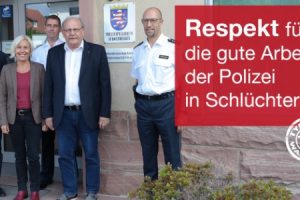 v.l.n.r.: Roland Ullmann (Polizeipräsident des Polizeipräsidiums Südosthessen), Bettina Müller (MdB), Wilhelm Schmits (stellv. Dienststellenleiter), Heinz Lotz (MdL) und Claus Spinnler (Direktionsleiter)