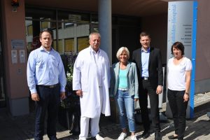 v.l.n.r.: Controller Anthony Flynn, Ärztlicher Direktor Dr. Dieter Rummel, Bettina Müller, MdB, Verwaltungsdirektor Michael Hedtrich und Pflegedirektorin Diana Kirscht
